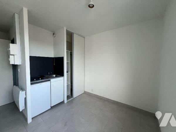 A VENDRE - SAINT-NAZAIIRE- PLEIN CENTRE - STUDIO
En plein centre ville, dans résidence des ann...