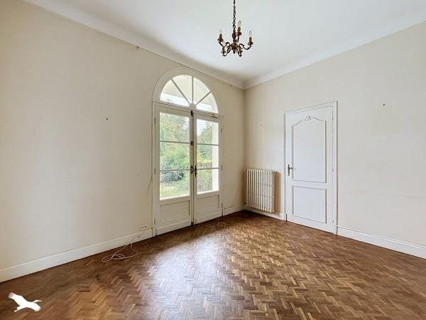 Maison à vendre 565 380 € Eysines 7 p 220 m² DPE E