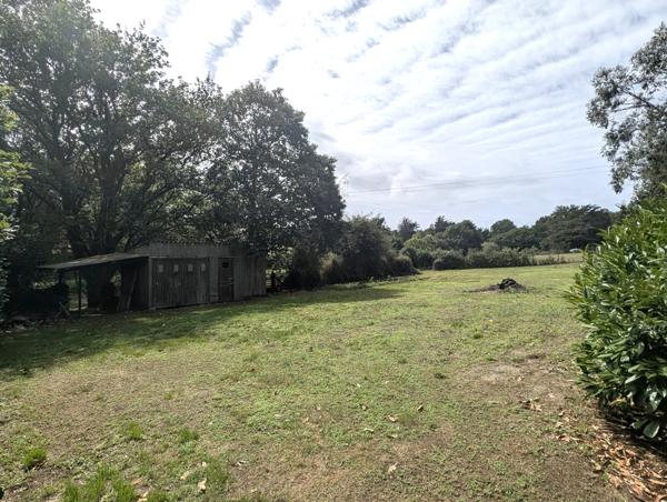 56130 FEREL- Maison familiale avec 5 chambres, dépendances et 5000 m² de terrain et étang