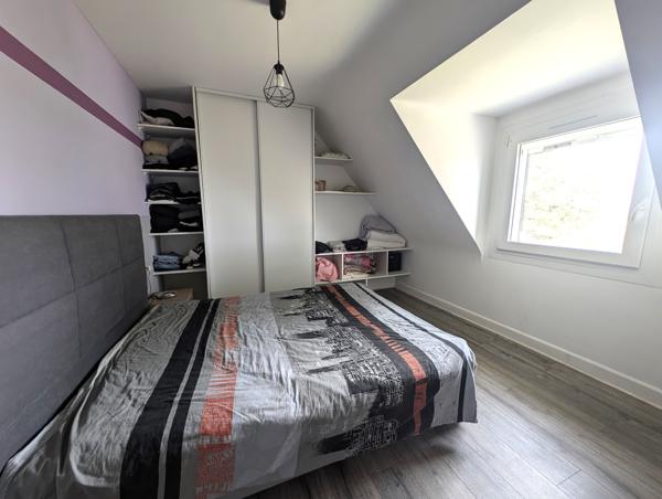 56130 FEREL- Maison familiale avec 5 chambres, dépendances et 5000 m² de terrain et étang