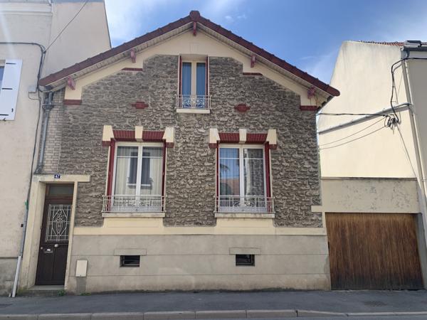 Maison
                                                                                                                                                                                                                                                                                                                        6 pièce(s)                                                                                                                                                                                                          3 chambre(s)                                                                                                                                                                                                          154  m²