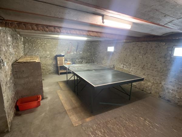 Maison
                                                                                                                                                                                                                                                                                                                        6 pièce(s)                                                                                                                                                                                                          3 chambre(s)                                                                                                                                                                                                          154  m²