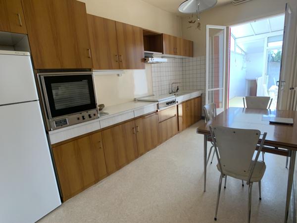 Maison
                                                                                                                                                                                                                                                                                                                        6 pièce(s)                                                                                                                                                                                                          3 chambre(s)                                                                                                                                                                                                          154  m²