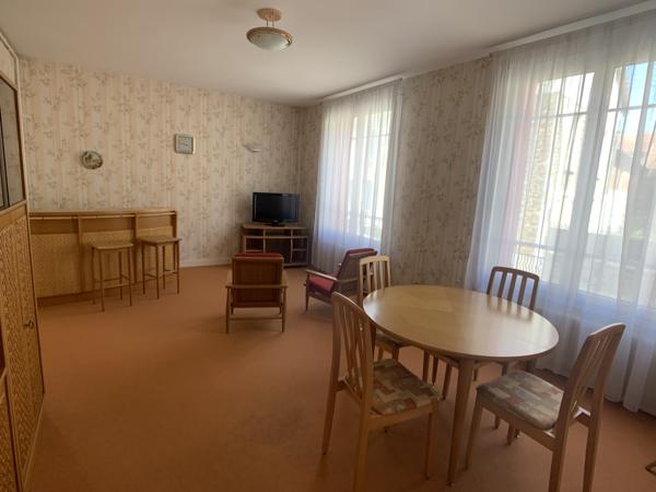 Maison
                                                                                                                                                                                                                                                                                                                        6 pièce(s)                                                                                                                                                                                                          3 chambre(s)                                                                                                                                                                                                          154  m²