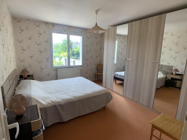 Maison
                                                                                                                                                                                                                                                                                                                        6 pièce(s)                                                                                                                                                                                                          3 chambre(s)                                                                                                                                                                                                          154  m²