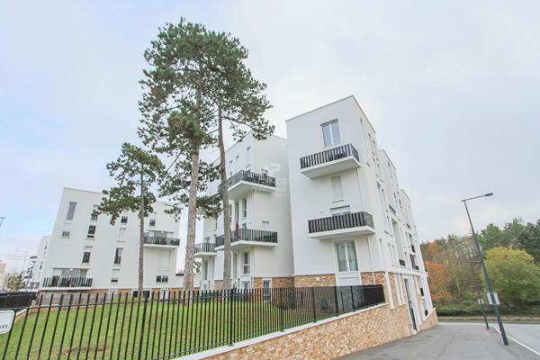 Appartement Poissy 4 pièce(s) 75.80 m2 310 000 € **  - Référence  9259