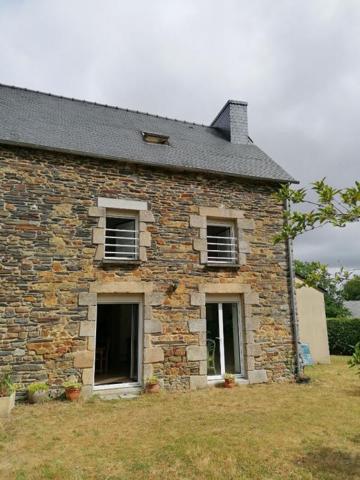 Maison  en Pierre Loyat  3 chambres 107 m2