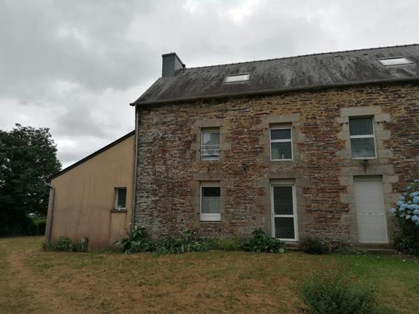 Maison  en Pierre Loyat  3 chambres 107 m2