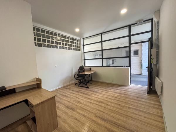 A LOUER - BUREAUX - 20 M2 - AVEC PARKING - SAINT-QUENTIN