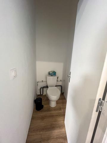 A LOUER - BUREAUX - 20 M2 - AVEC PARKING - SAINT-QUENTIN