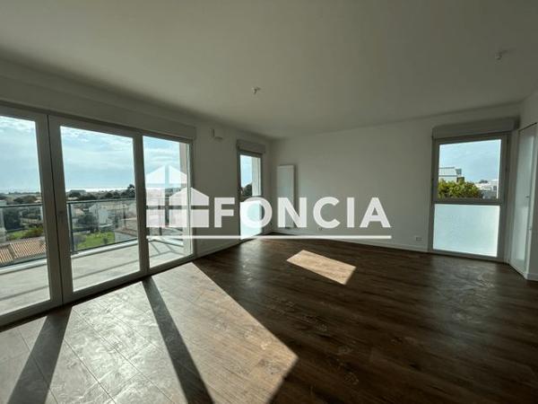 Location Appartement 3 pièces 69.6 m² - 31BIS AU 39BIS AVENUE DU COMMANDANT LISIACK Aytre 17440