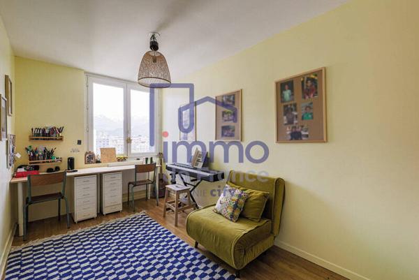 Appartement 4 pièces                                        - 38000 Grenoble Réf : 21658