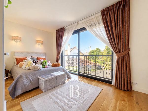 Chennevières-sur-Marne, Maison 4 Chambres -  254 m² à vendre