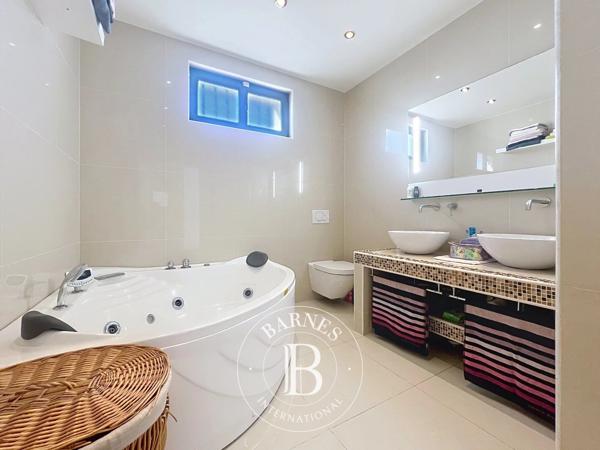 Chennevières-sur-Marne, Maison 4 Chambres -  254 m² à vendre