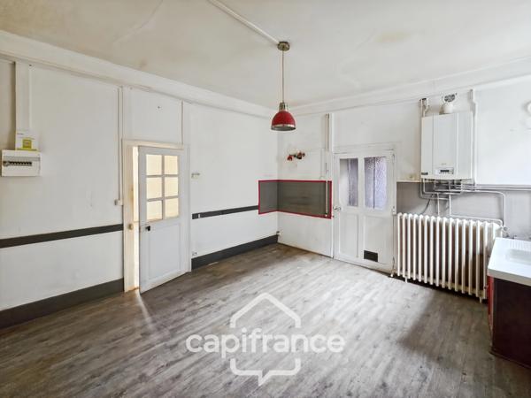 Maison de ville 64 m² – La Charité-sur-Loire (58) – Centre historique – Fort potentiel