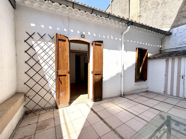 Maison de ville avec garage et terrasse