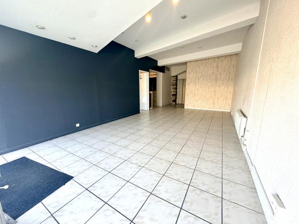 Maison de ville avec garage et terrasse