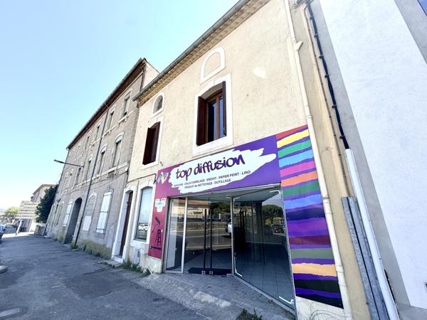 Maison de ville avec garage et terrasse