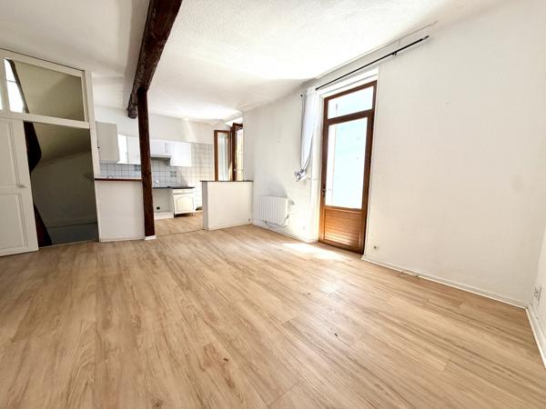 Maison de ville avec garage et terrasse