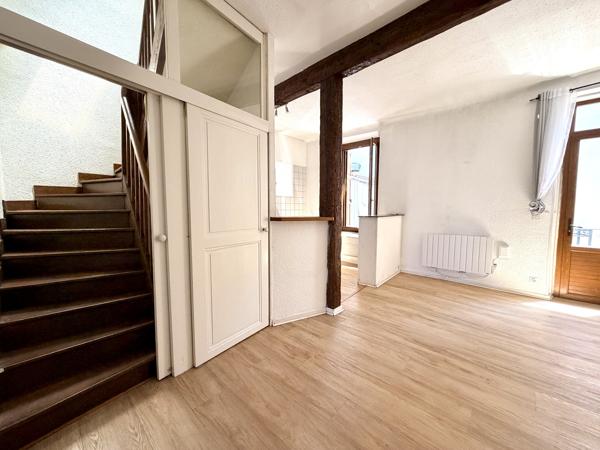 Maison de ville avec garage et terrasse