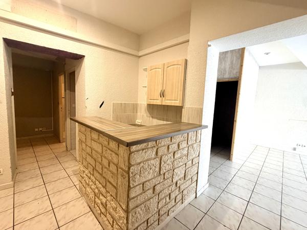 Maison de ville avec garage et terrasse