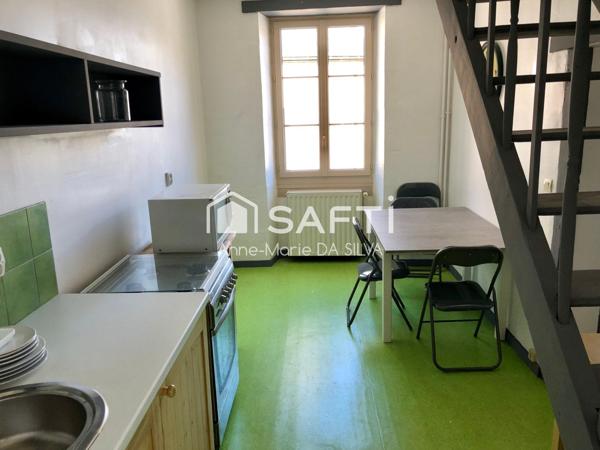 Maison divisée en 2 appartements