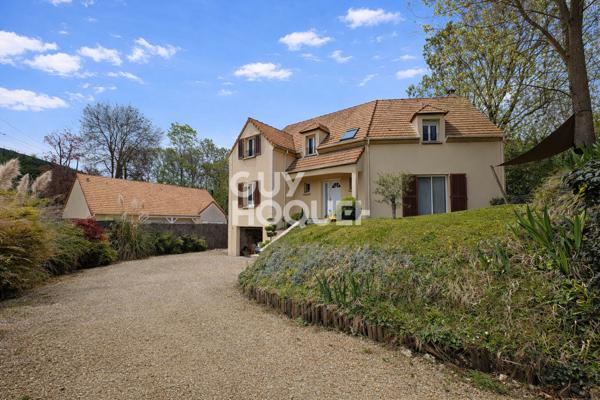 JUZIERS - Maison 7 pièces, 4 chambres.