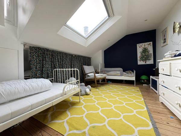 Maison  6 pièce(s)  5 chambre(s)  200.61 m²