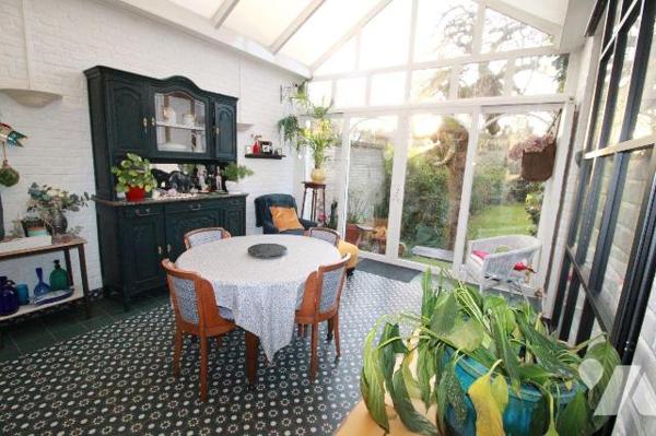 Authentique maison bâtie en 1900 sur une parcelle de 489 m², située à Rosendaël dans un secteur...