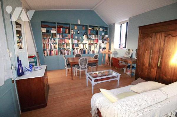 Authentique maison bâtie en 1900 sur une parcelle de 489 m², située à Rosendaël dans un secteur...