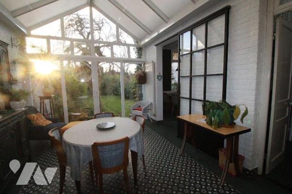 Authentique maison bâtie en 1900 sur une parcelle de 489 m², située à Rosendaël dans un secteur...