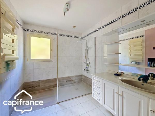 Maison de 169 m2- proche Thouars-terrain de 2000m2 - 4 chambres et +