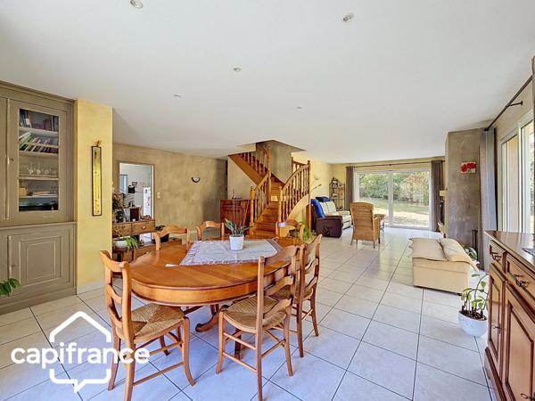 Maison de 169 m2- proche Thouars-terrain de 2000m2 - 4 chambres et +