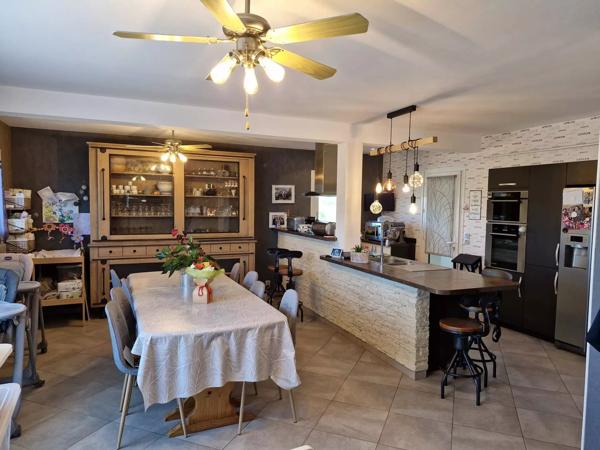 AGREABLE PAVILLON SUR SOUS SOL A SAINTE RADEGONDE