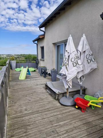AGREABLE PAVILLON SUR SOUS SOL A SAINTE RADEGONDE