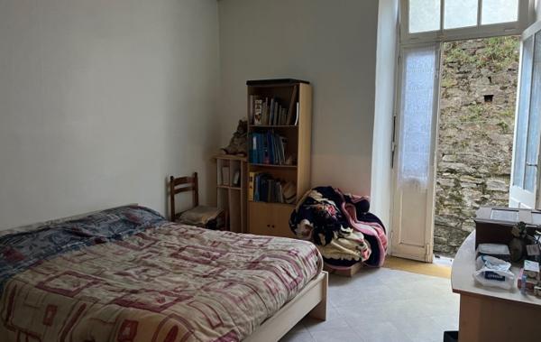 Vente Maison de village avec grand garage cour intérieure à rénover Saint-pons-de-thomieres   