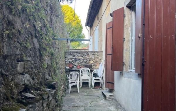 Vente Maison de village avec grand garage cour intérieure à rénover Saint-pons-de-thomieres   