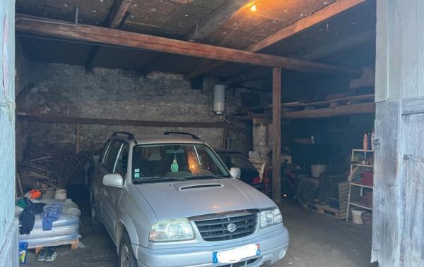 Vente Maison de village avec grand garage cour intérieure à rénover Saint-pons-de-thomieres   