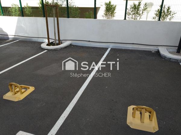 Place de parking dans résidence