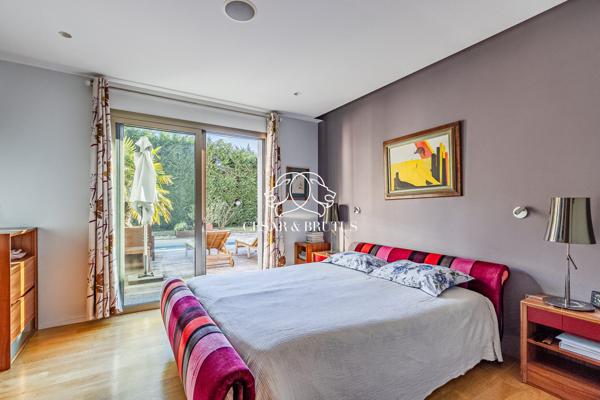 ROCHECARDON – BELLE MAISON CONTEMPORAINE AVEC TERRASSES ET PISCINE