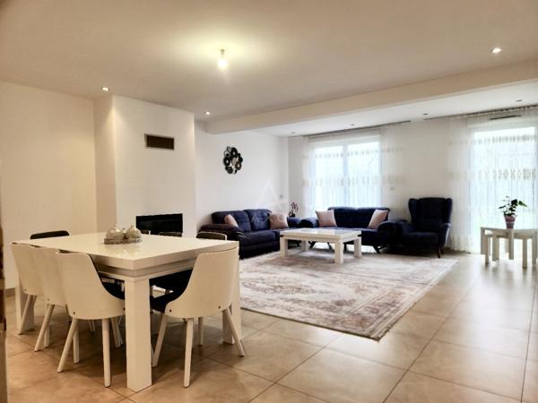 Belle maison familiale récente de plus de 170 m² – 4 chambres – environnement agréable