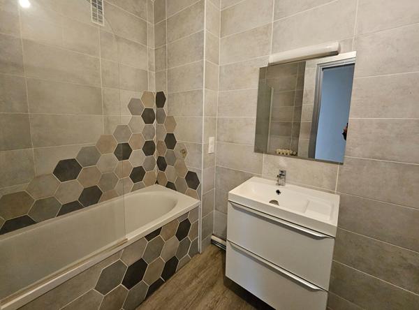 APPARTEMENT BOURG EN BRESSE - 3 pièce(s) - 68.65 m2