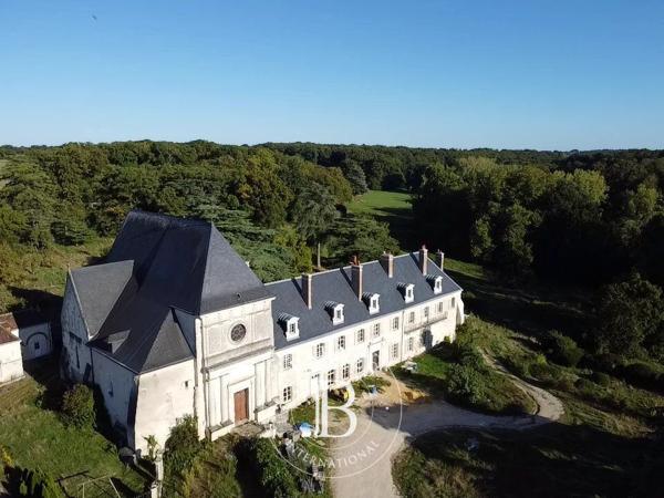 Vendôme, Château  1 888 m² à vendre