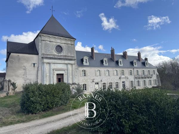 Vendôme, Château  1 888 m² à vendre