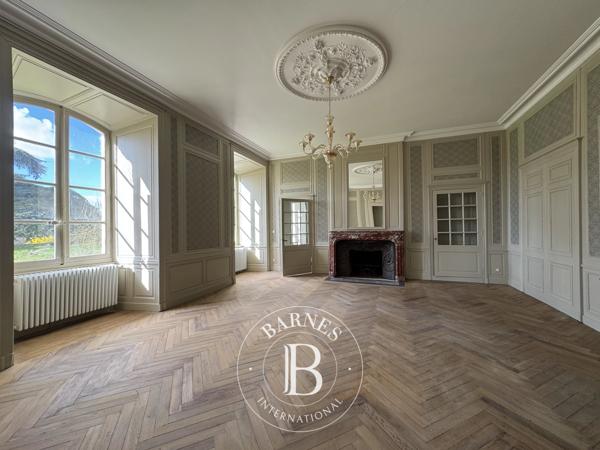 Vendôme, Château  1 888 m² à vendre