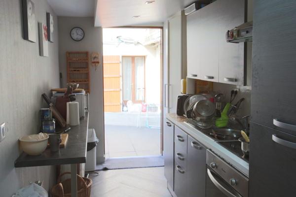 Maison avec dépendance, proche métro