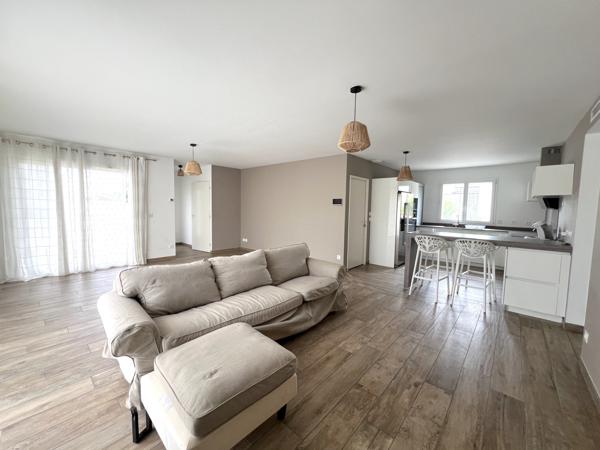 Maison récente T4 de 100m² avec garage attenant sur un terrain clos de 533m²