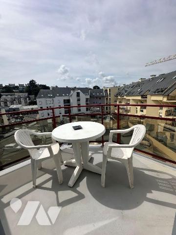 A VENDRE à Perros-Guirec (22700) en Côtes-d'Armor, Proche Plage de trestraou, un appartement de...