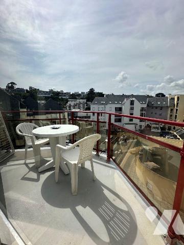 A VENDRE à Perros-Guirec (22700) en Côtes-d'Armor, Proche Plage de trestraou, un appartement de...