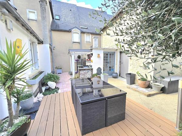 Maison Auvers Le Hamon 6 pièce(s) 152 m2